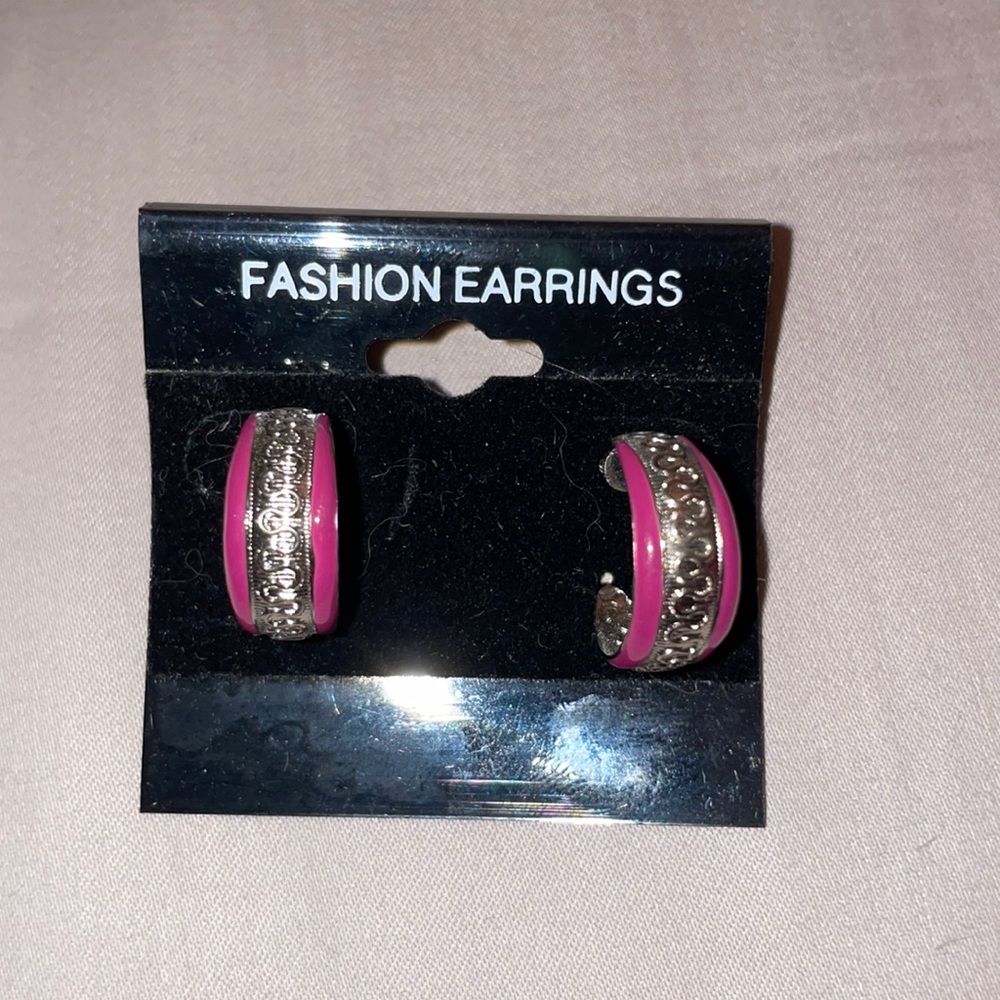 Silver and magenta open hoop earrings